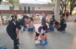 Bomberos dio charla en maniobras de RCP en Newbery