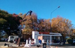 Instalan semáforos y ejecutan reformas en la playa de estacionamiento de la terminal