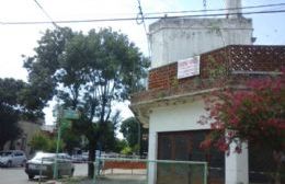 Vallaron la esquina de Avenida de Mayo y Lavalle por balcón en mal estado