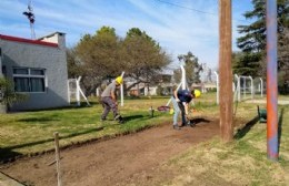 Comenzó la construcción de la vereda en el cuartel de Bomberos