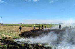 Los Bomberos Voluntarios debieron sofocar un incendio de pastos a la vera de la Ruta 188