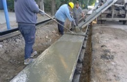 Avanza la construcción de cordón cuneta en la Avenida San Martín