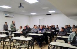 Bomberos Voluntarios capacitan a personal de AFA