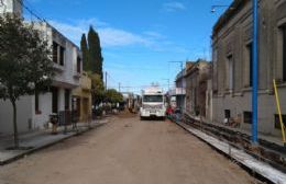 Avanza la reconstrucción de cordón cuneta en calle Constitución