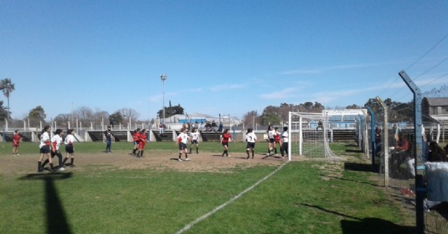 Torneo de fútbol femenino en NC Juventud