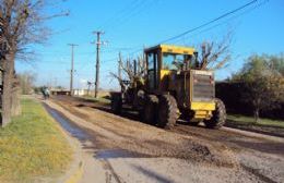 El Municipio arregla calles de tierra en barrio Banco Provincia