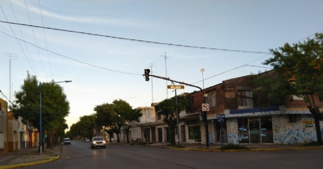 El semáforo de Avenida 25 de Mayo y Avellaneda esta nuevamente fuera de servicio