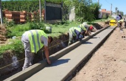 Avanza la obra de cordón cuneta en Barrio España