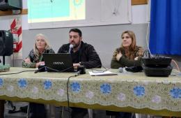 La oposición fustigó a la administración de Bouvier