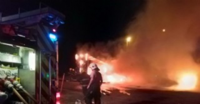 Se incendió un semirremolque en la Rotonda de las Rutas 188 y 31