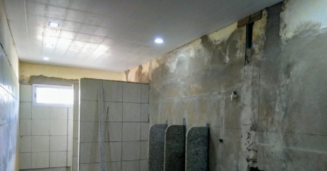 Avances en la obra de baños de la Escuela Primaria N° 15