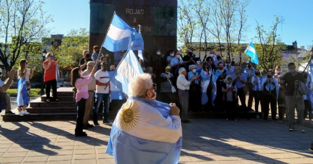 En Rojas también marcharon contra el Gobierno nacional