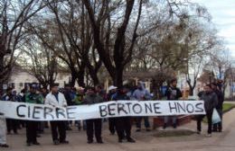 El reclamo de los empleados del Peladero llegó a la Plaza San Martín