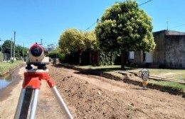Avanza la construcción de cordón cuneta en Barrio Progreso y en Santa Teresa