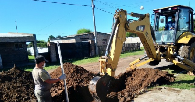 Comenzó la obra de cordón cuneta en nueve calles de Barrio Progreso