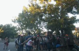 Comenzaron las clases con la caravana de la alegría del "Último Primer Día"