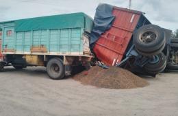 Rafael Obligado: volcó un camión frente al acceso