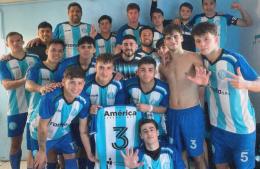 Argentino sigue firme en la cima