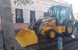 Bouvier presentó la retropala para la Secretaría Vial