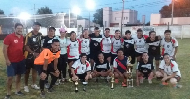 Bini colaboró en el torneo de fútbol femenino de El Huracán