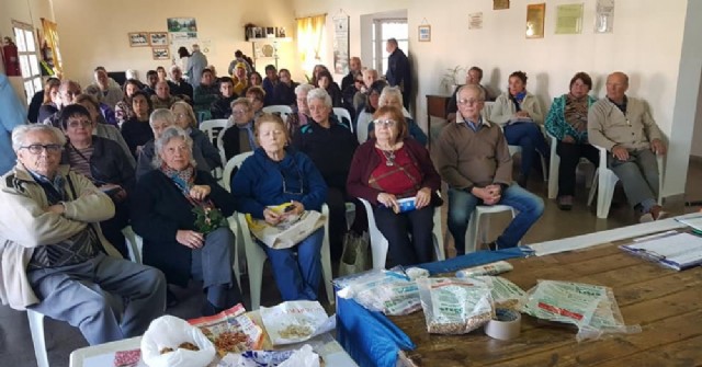 La delegación local del INTA entregó semillas en el Taller Protegido