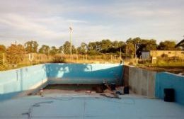 Avanzan los trabajos en la pileta del Polideportivo de Rafael Obligado