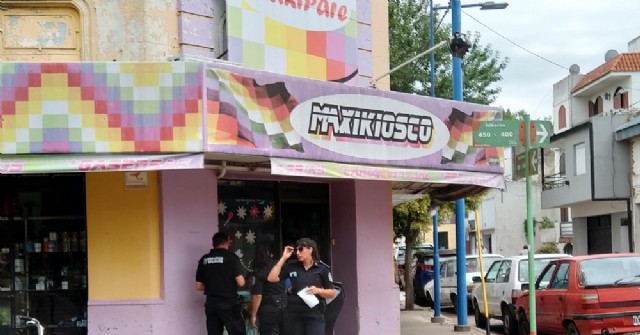 Clausuran comercio ubicado en la esquina de calles Eva Perón e Iribarne