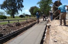 Avanza el cordón cuneta en Avenida San Martín