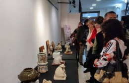 Inauguraron muestra de cerámica en homenaje a Esther Warth de Roncarolo