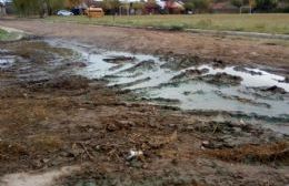 Barrio Mudynda: Continúa sin solución la pérdida de líquidos cloacales