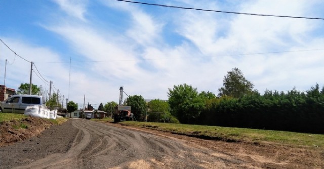 Arreglan calles de barrios Belgrano y Unión