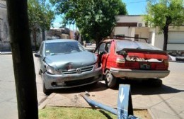 Violento choque en la esquina de la Plaza España