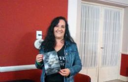 La escritora rojense Victoria Nasisi participa de la Feria de Autores y Bodegas