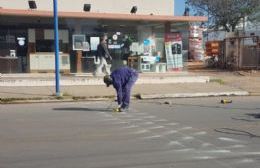 El Municipio coloca reductores de velocidad en Avenida Tres de Febrero