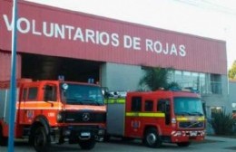 Bomberos controlaron principio de incendio de un vehículo