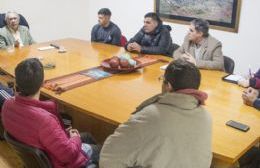 El intendente de la ciudad vecina de Colón mantuvo reunión con los despedidos de Genave