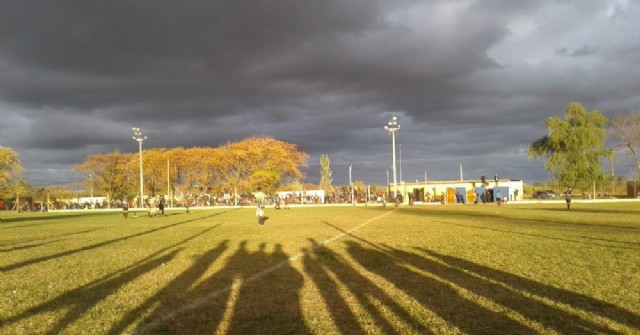 Postales de una tarde de domingo de fútbol en Rojas