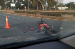 Colisión entre camioneta y moto en Ruta 188