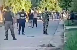Pelea entre hombres en barrio La Loma y se juntan contra la policía