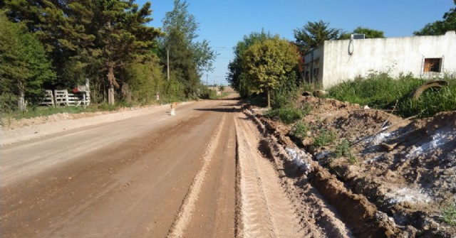 Obra de cordón cuneta en calle Hernández de Barrio Belgrano