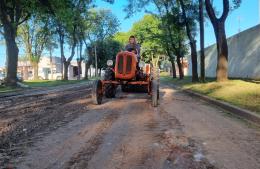 Trabajos de mantenimiento en calles de Carabelas