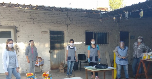 El Jardín de Infantes Bichito de Luz entregó alimentos a las familias de sus alumnos