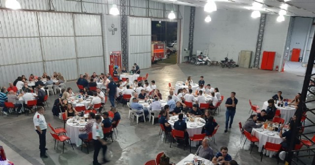 Gran cena de camaradería de los Bomberos Voluntarios de Rojas