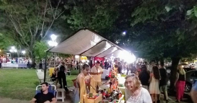 El Mercadito y FeriArte tuvieron el primer domingo de feria navideña