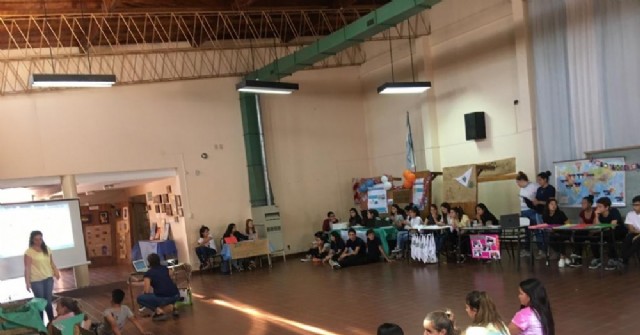 La Escuela Secundaria N° 2 "Adolfina Valenzuela" realizó su Muestra Escolar 2019