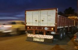 Murió un joven de 22 años al chocar contra un camión en la Ruta 188