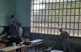 Trabajos de pintura en la escuela de Rafael Obligado