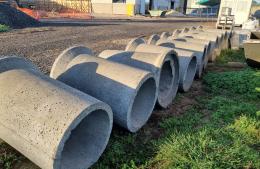 Se colocan nuevas cañerías de desagües en la prolongación de la Avenida Tormey