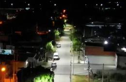 Continúa la instalación de nuevas luminarias en barrios de la ciudad