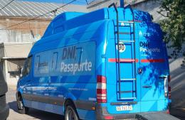 Se entregan los DNI tramitados en el Acercar